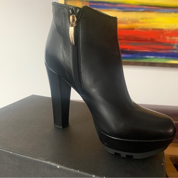 Cesare Paciotti Women’s Black Leather Ankle Booties Size 36 & fits 6.5-Stunning! - Picture 10 of 15